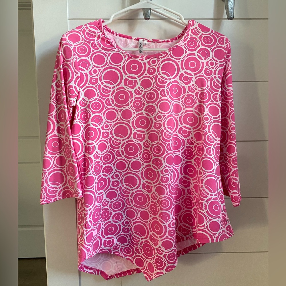 Lulu-B 3/4 Sleeve UPF 50 Pink Circle Print Top. Size S.